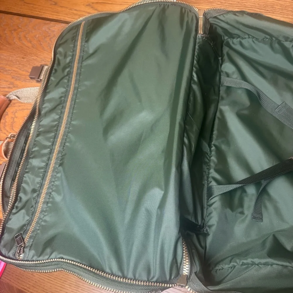 Tumi Green‎ Garment type Vintage Duffel Bag with Brown Accents